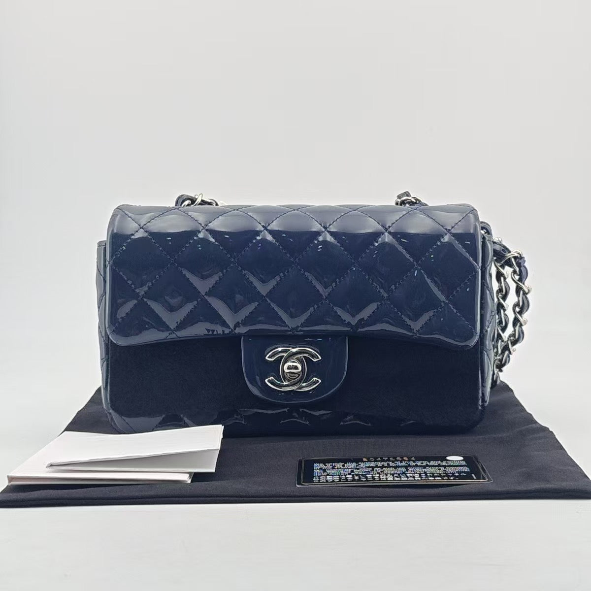 Chanel - Classic Flap - Patent leather - Blue - (mini)