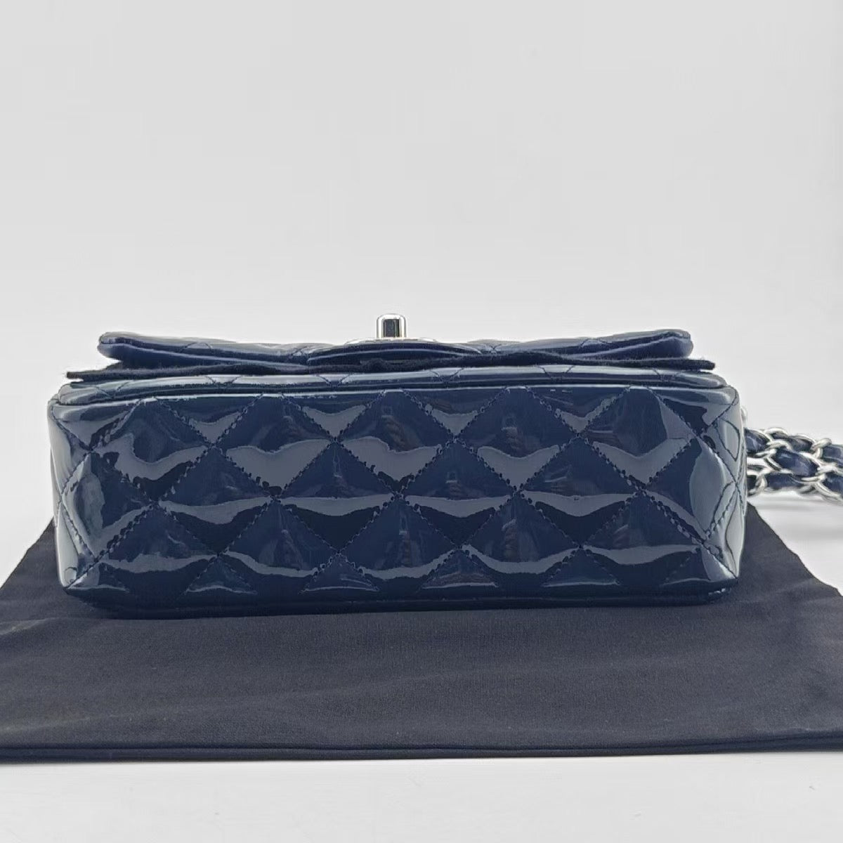 Chanel - Classic Flap - Patent leather - Blue - (mini)