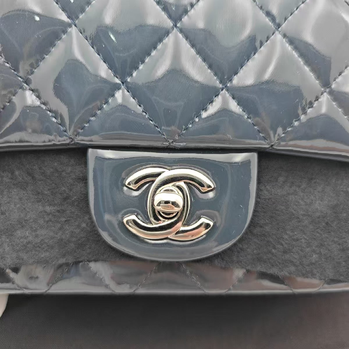 Chanel - Classic Flap - Patent leather - Blue - (mini)