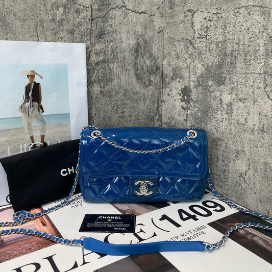 Chanel - Classic Flap - Patent leather - Blue - (small)