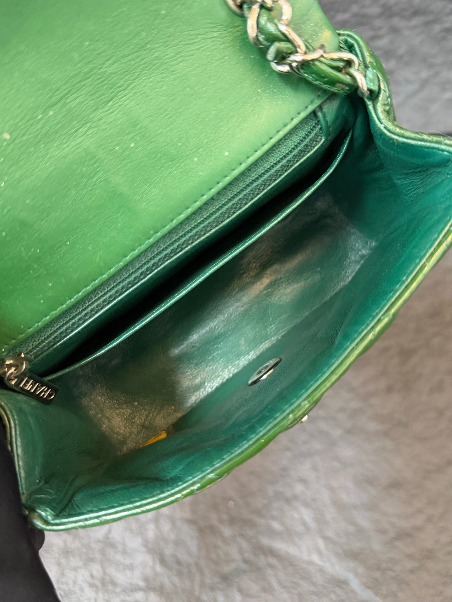 Chanel - Classic Flap - Patent leather - Green - (mini)