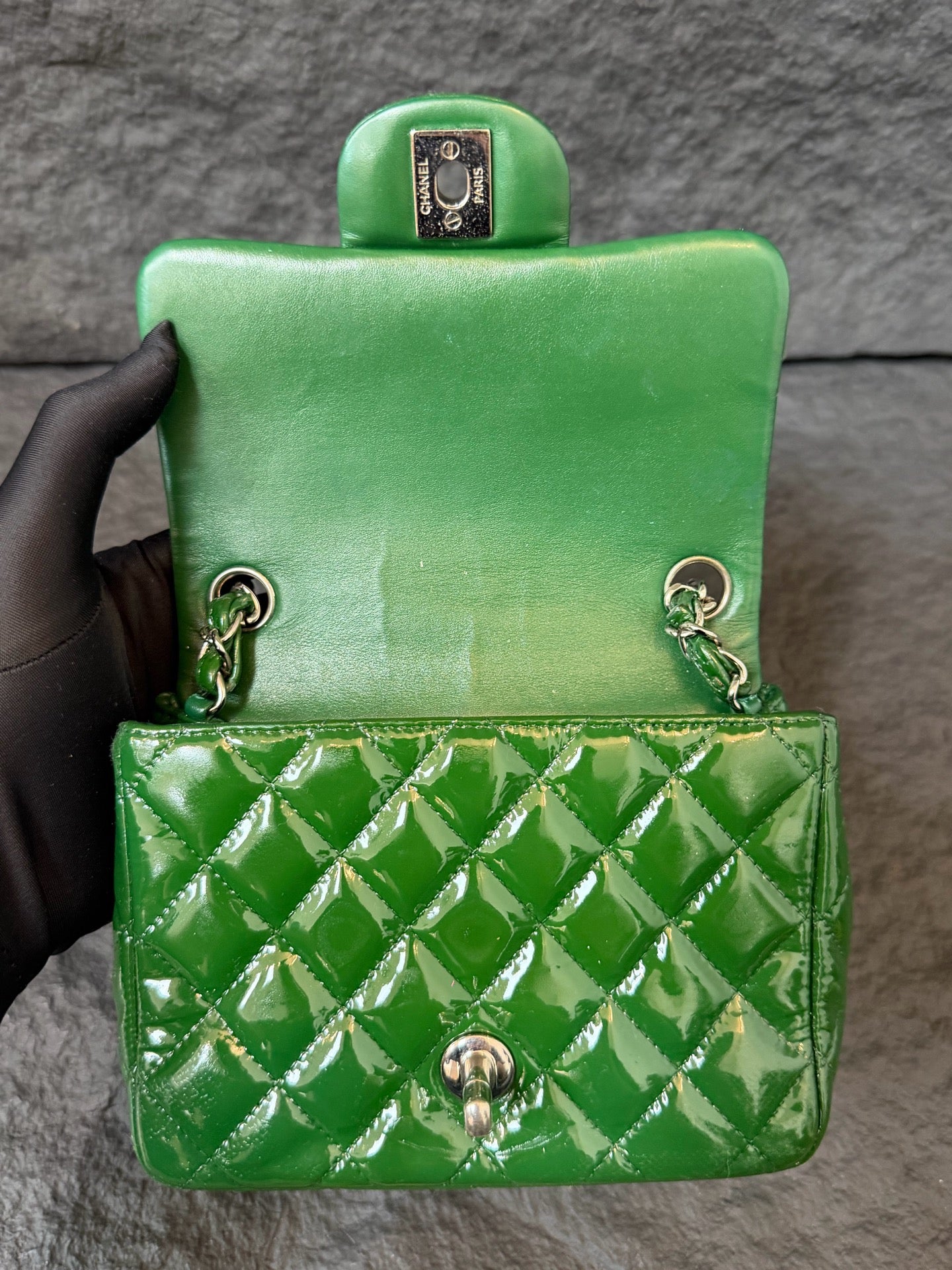 Chanel - Classic Flap - Patent leather - Green - (mini)