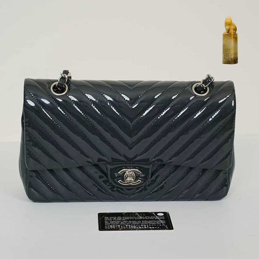 Chanel - Classic Flap - Patent leather - Navy - (medium)