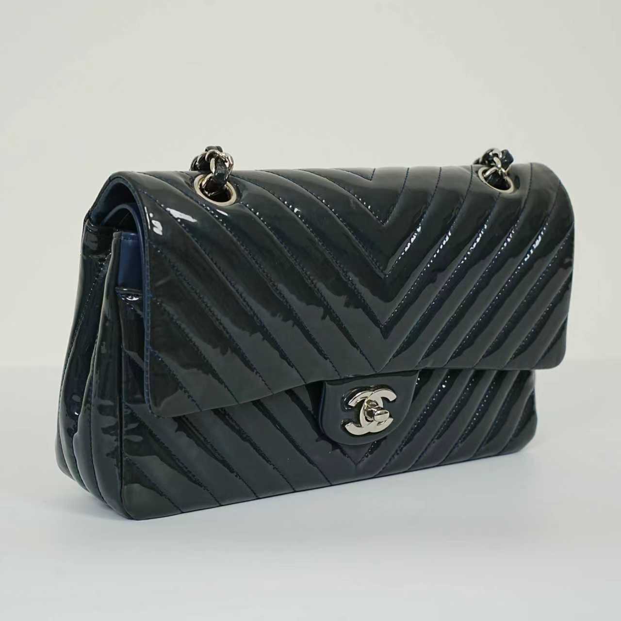 Chanel - Classic Flap - Patent leather - Navy - (medium)