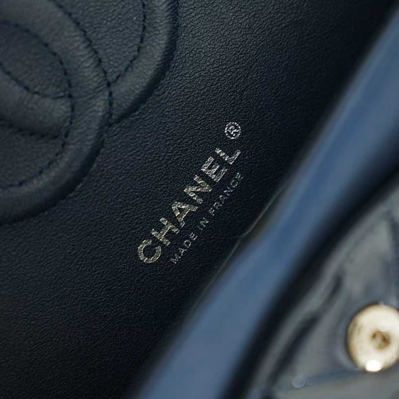 Chanel - Classic Flap - Patent leather - Navy - (medium)