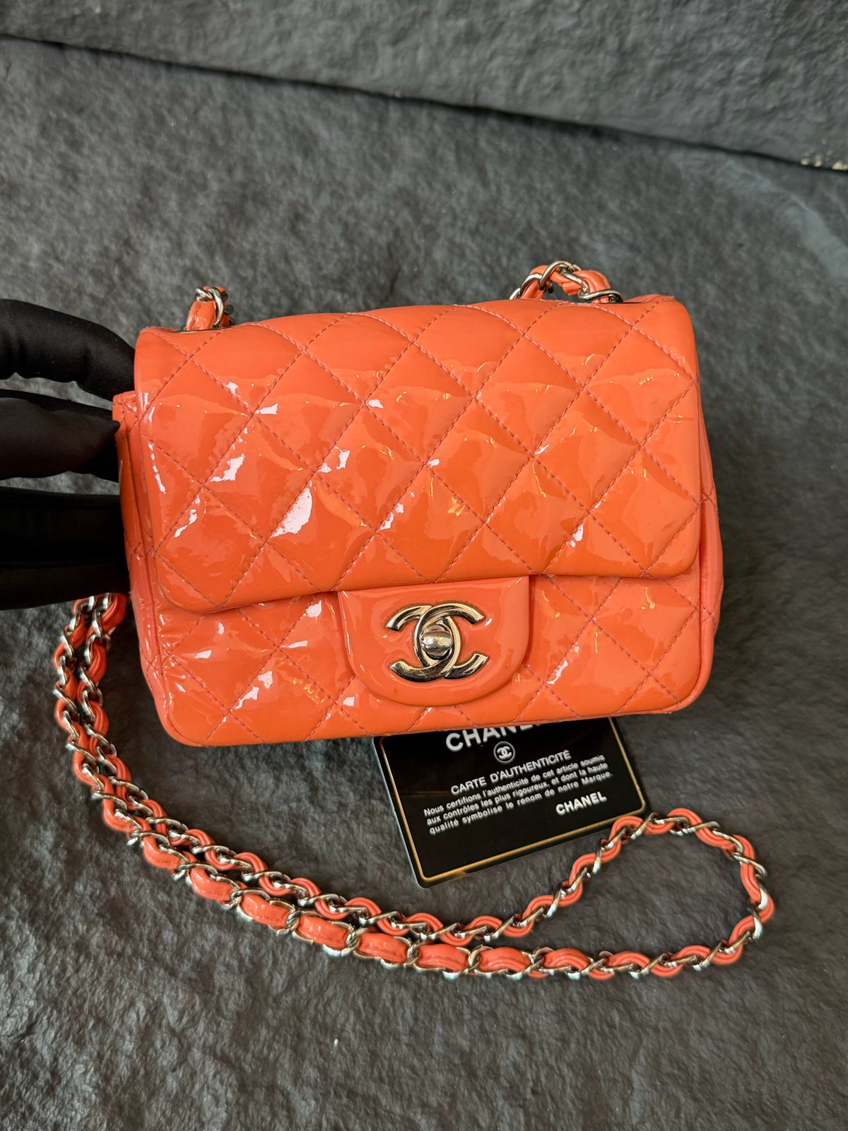Chanel - Classic Flap - Patent leather - Orange - (mini)