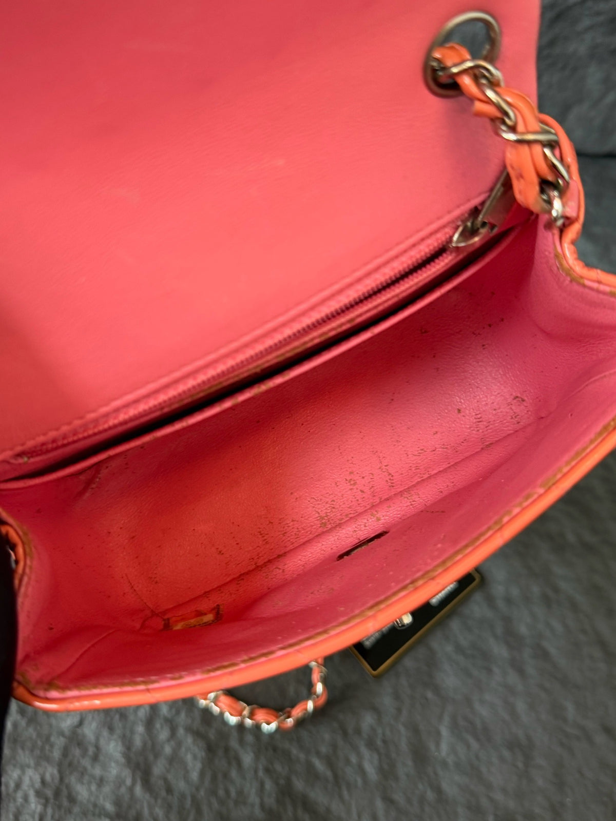 Chanel - Classic Flap - Patent leather - Orange - (mini)