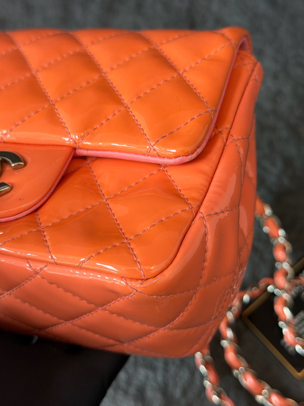 Chanel - Classic Flap - Patent leather - Orange - (mini)