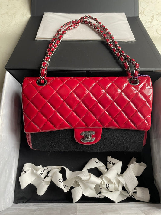 Chanel - Classic Flap - Patent leather - Red - (medium)