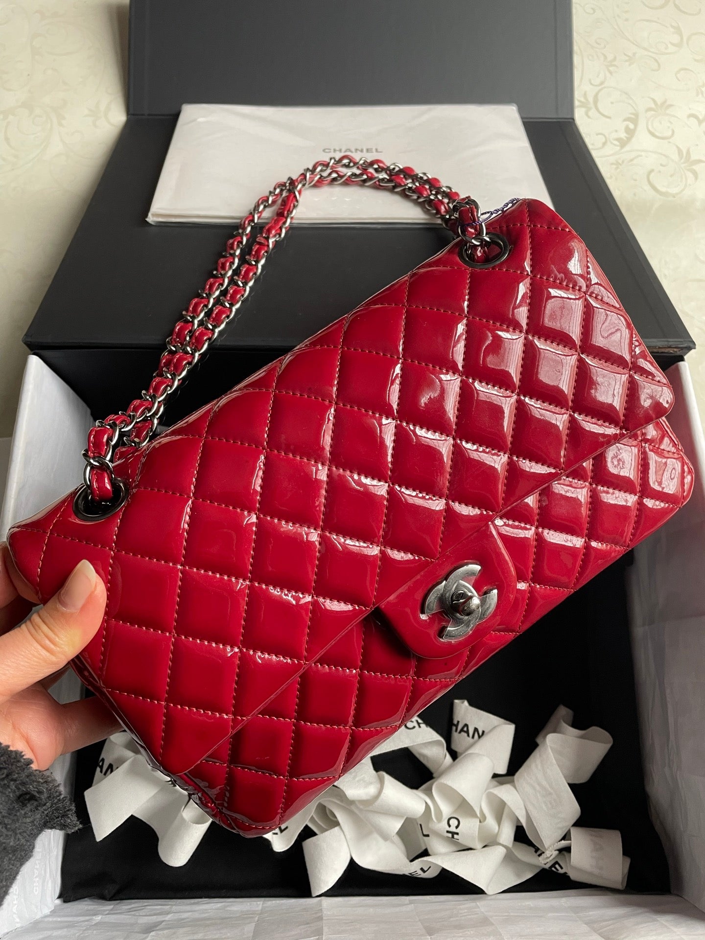 Chanel - Classic Flap - Patent leather - Red - (medium)