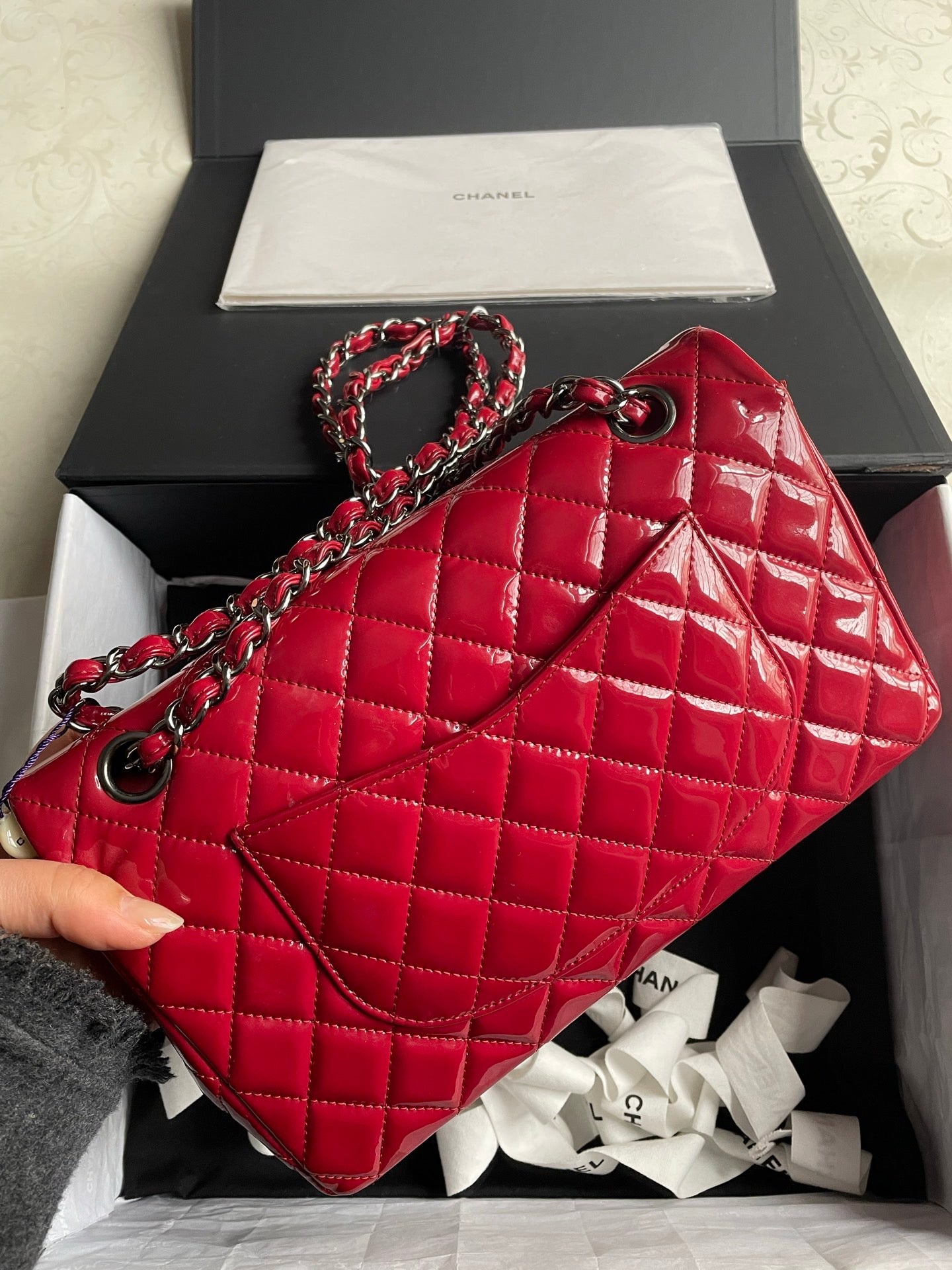 Chanel - Classic Flap - Patent leather - Red - (medium)