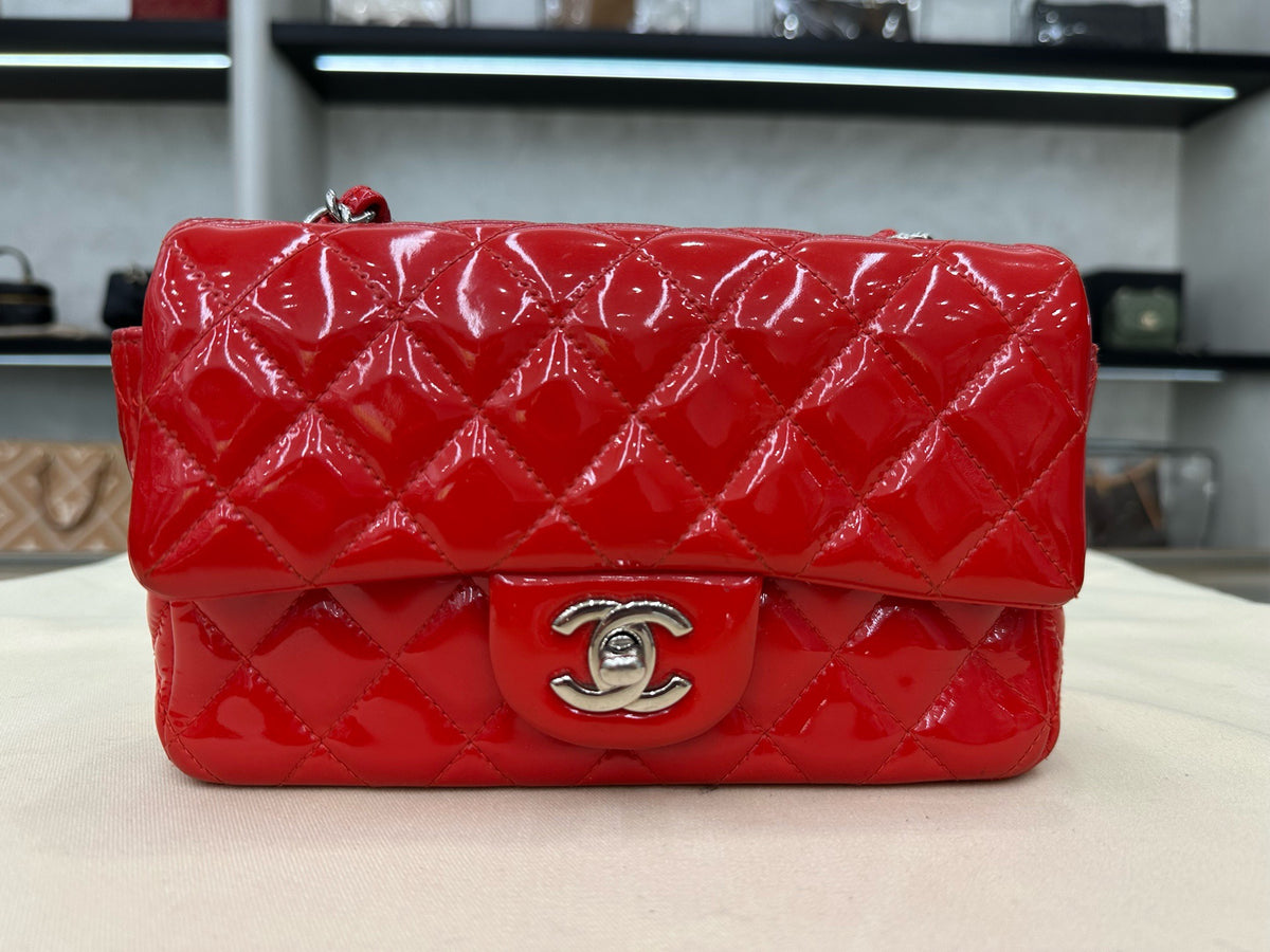 Chanel - Classic Flap - Patent leather - Red - (mini)