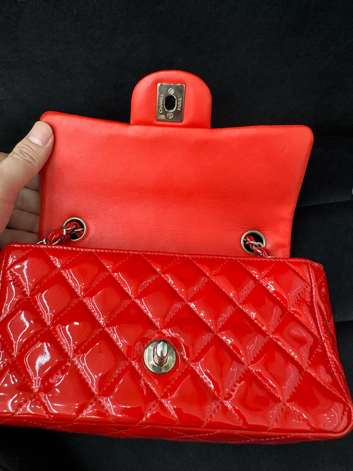 Chanel - Classic Flap - Patent leather - Red - (mini)