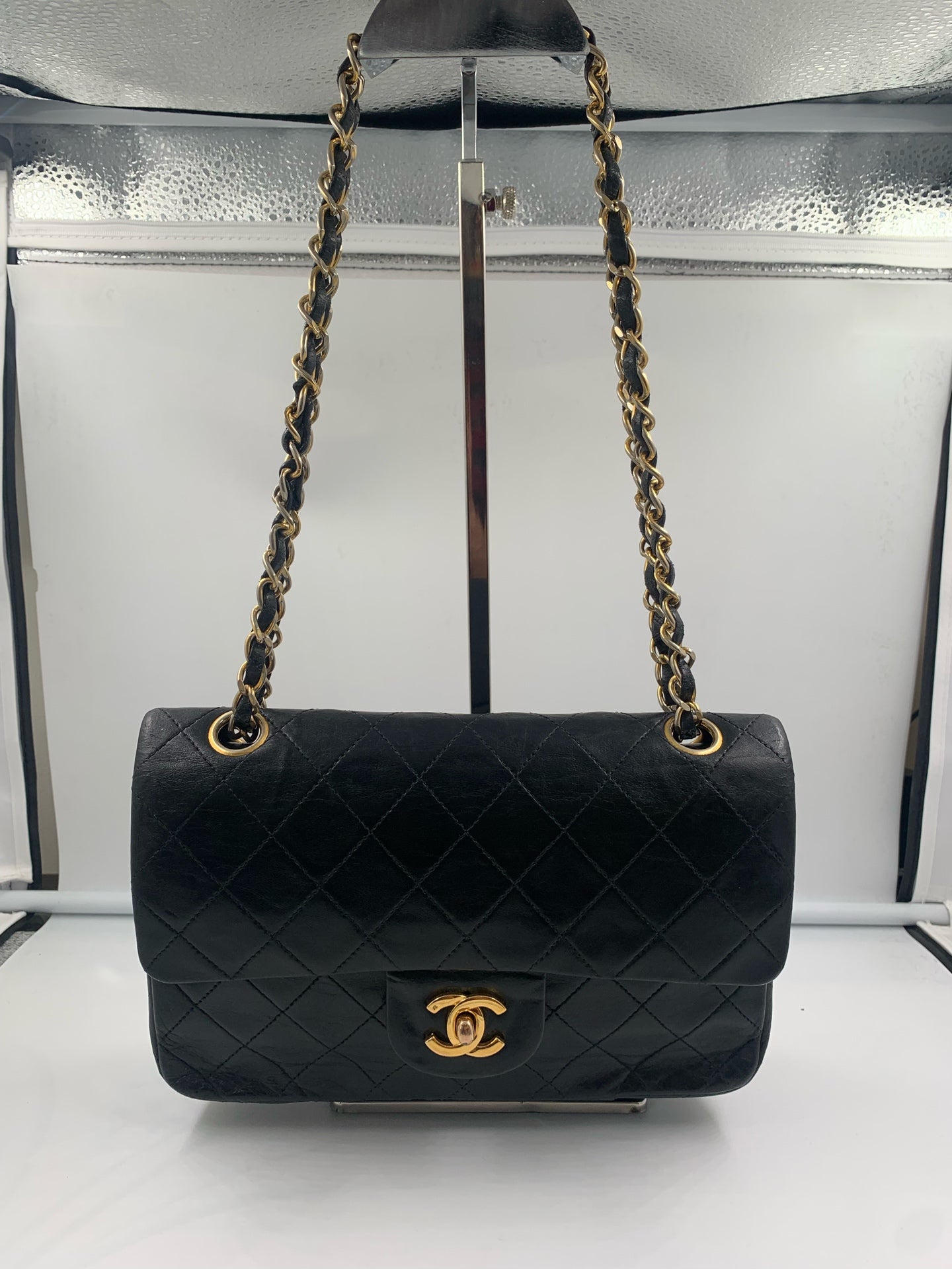 Chanel - Classic Flap Small - Lambskin leather - Black with Gold-Tone Hardware - (small)