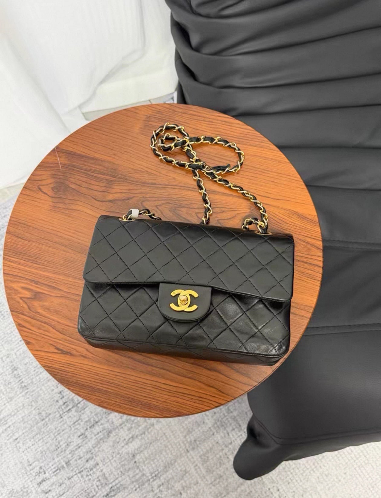 Chanel - Classic Flap Small - Lambskin leather - Black with Gold-Tone Hardware - (small)