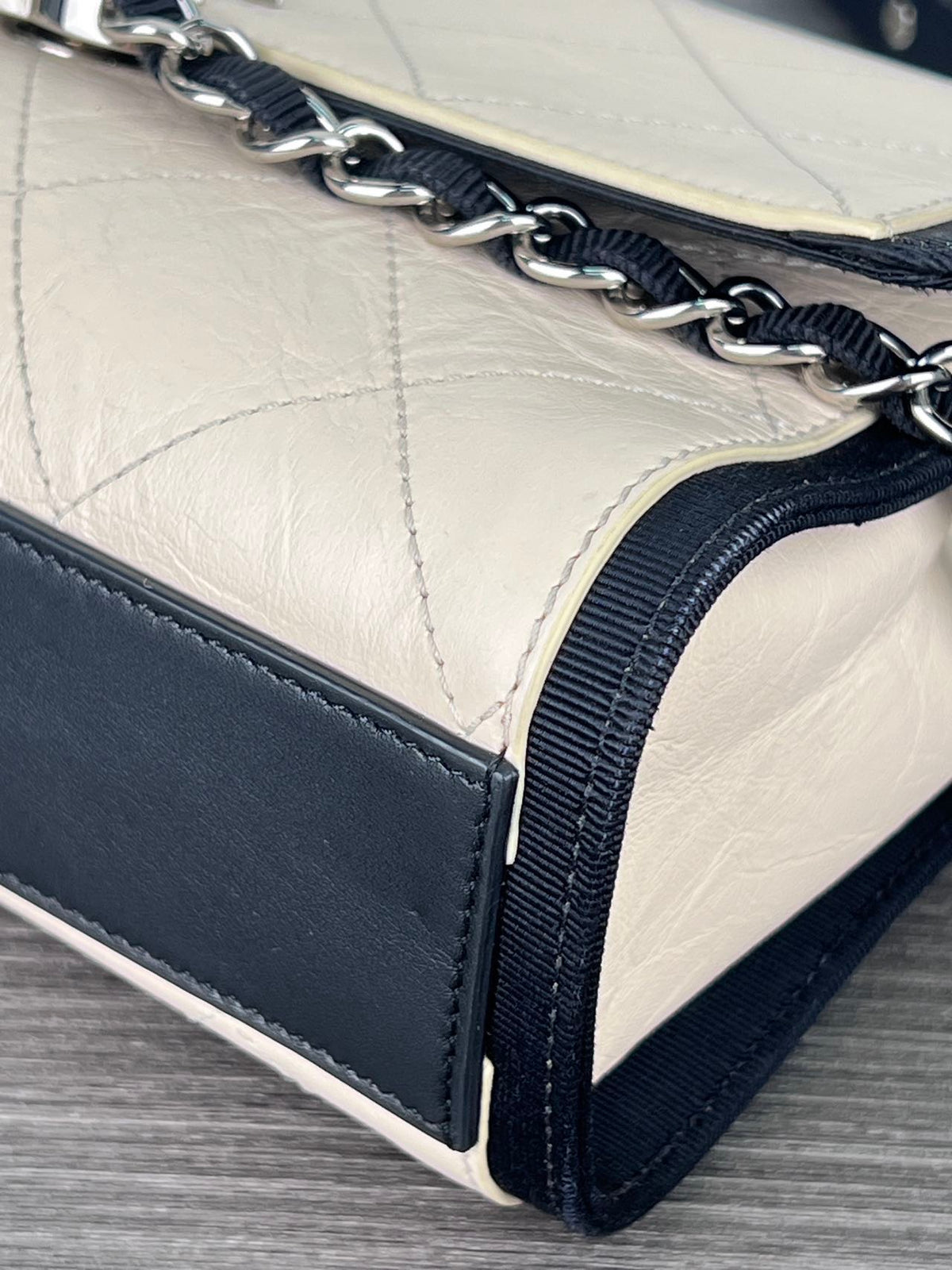 Chanel - Classic Flap Small - Leather - Multicolour - (small)