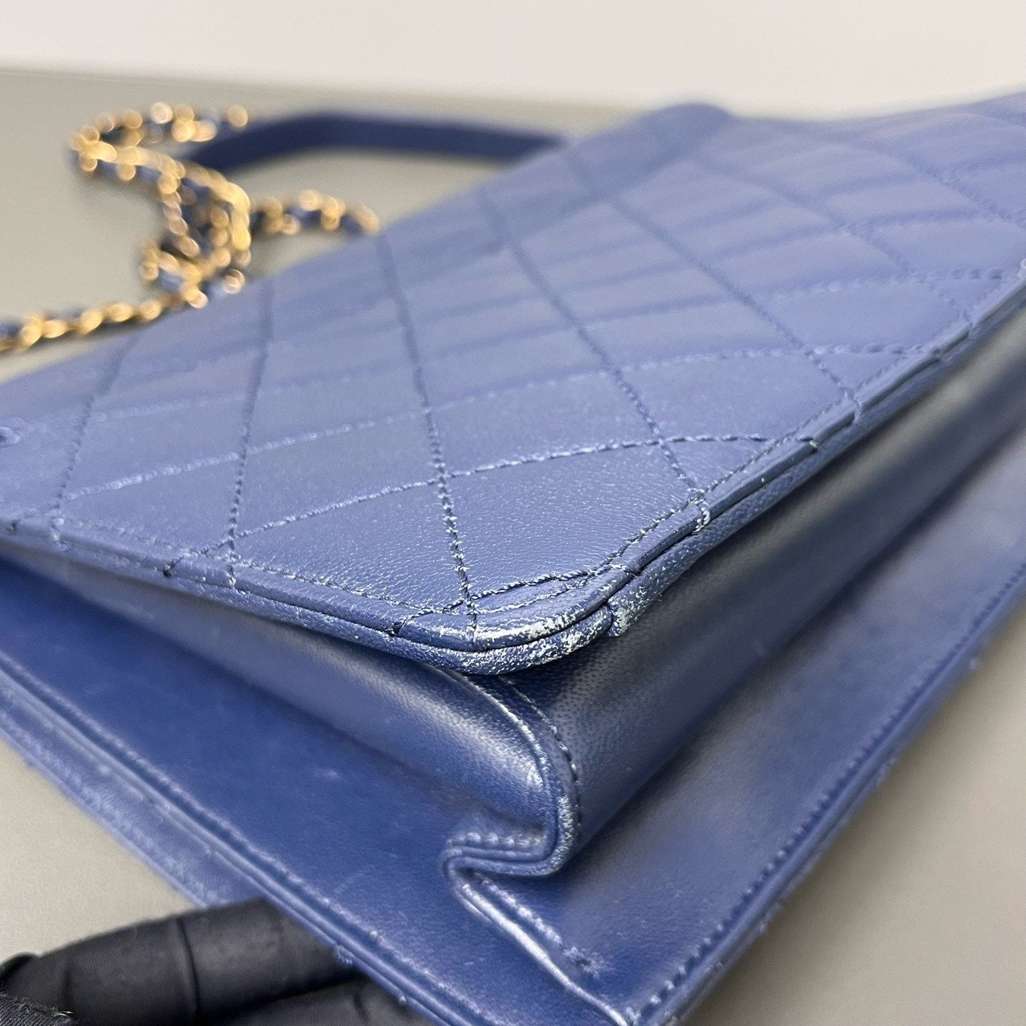Chanel - Classic Flap style with Enamel CC clasp - Lambskin leather - Navy Blue with Gold-Tone Hardware - (Medium)