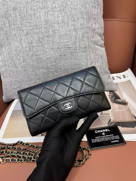 Chanel - Classic Flap Wallet - Leather - Black - (One Size)