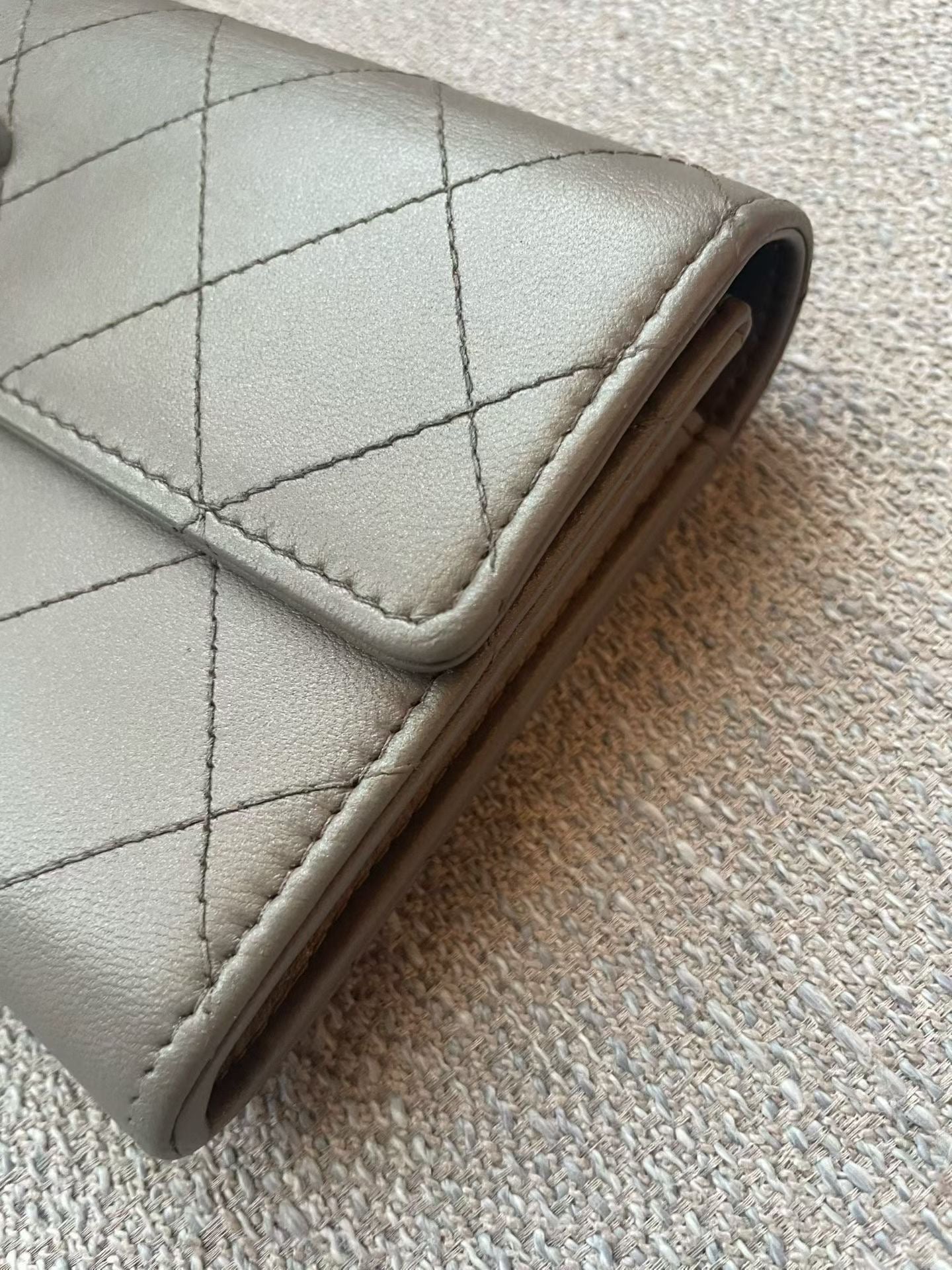 Chanel - Classic Flap Wallet - Leather - Grey - (Medium)