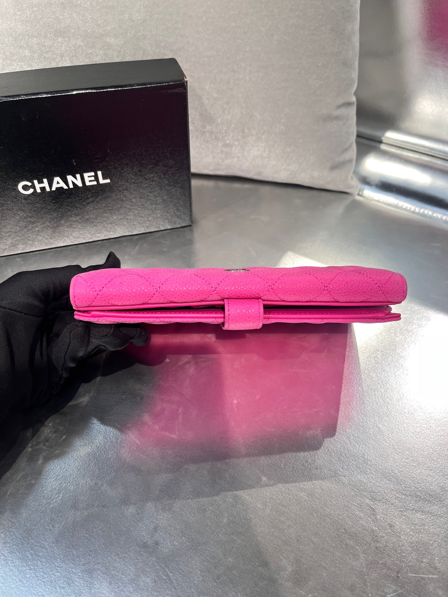 Chanel - Classic Flap Wallet - Leather - Pink