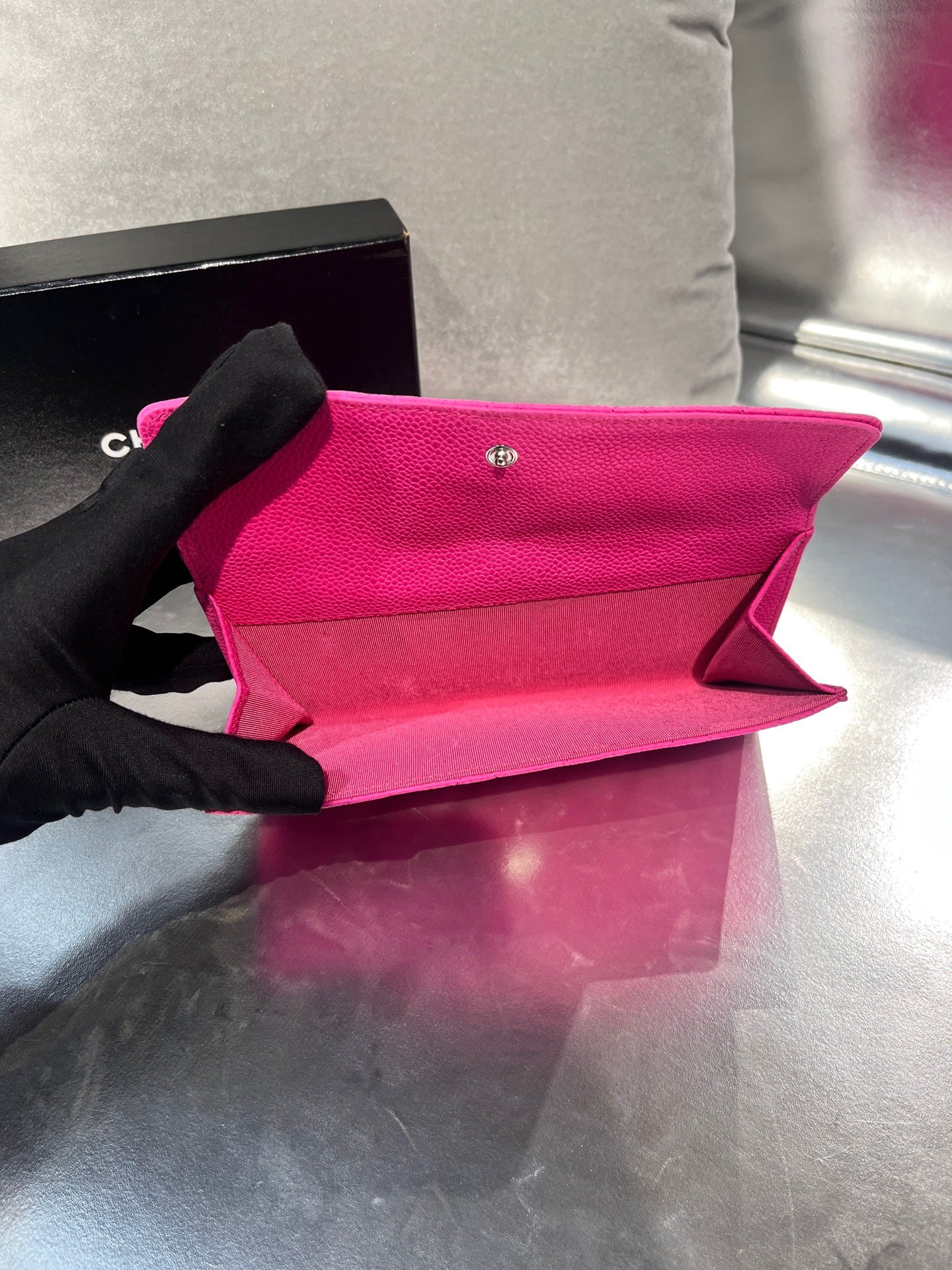 Chanel - Classic Flap Wallet - Leather - Pink
