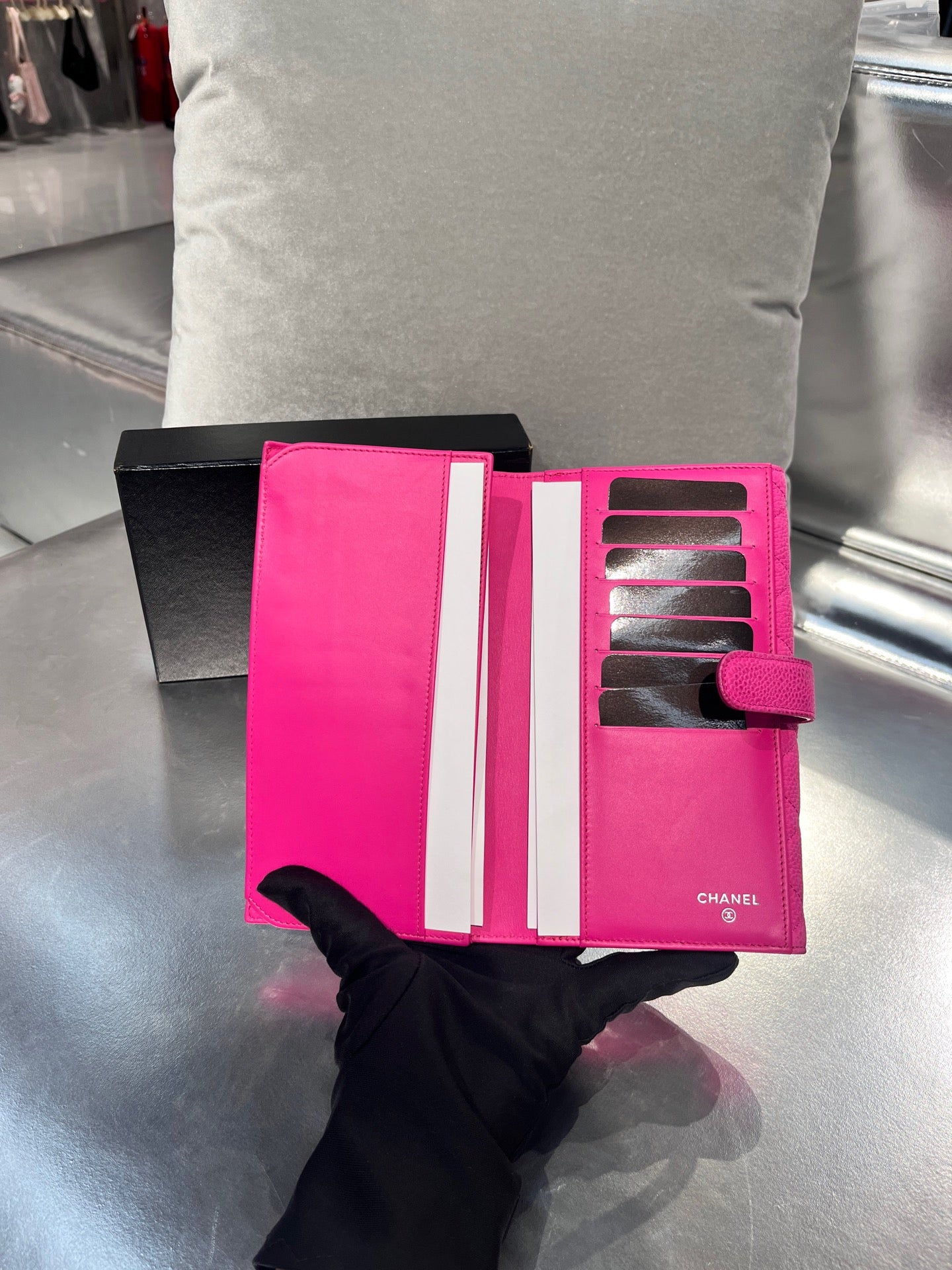 Chanel - Classic Flap Wallet - Leather - Pink