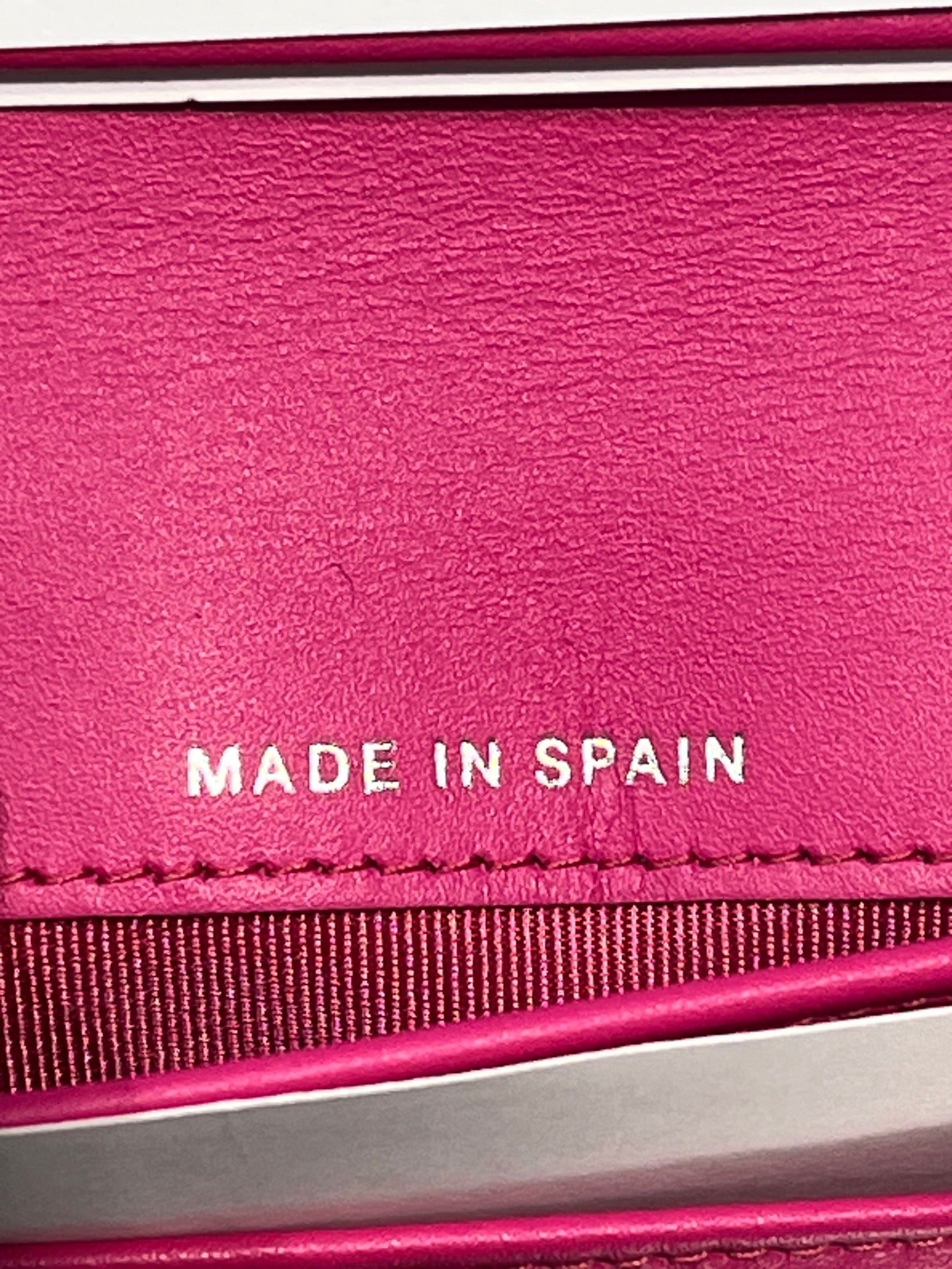 Chanel - Classic Flap Wallet - Leather - Pink