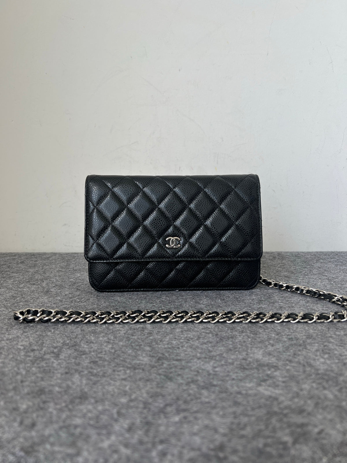 Chanel - Classic Flap Wallet on Chain - Leather - Black - (mini)