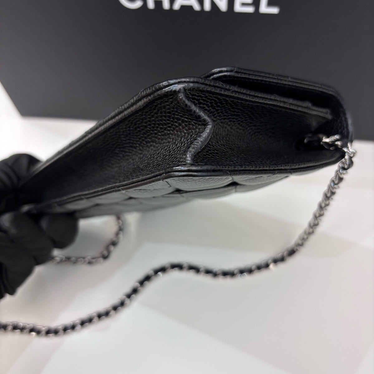 Chanel - Classic Flap Wallet on Chain - Leather - Black - (mini)