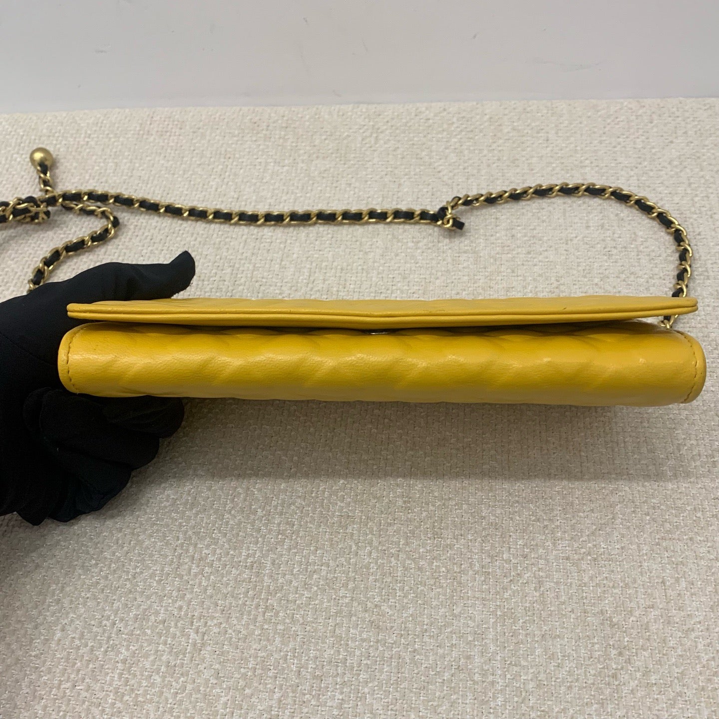 Chanel - Classic Flap Wallet On Chain - Leather - Yellow - (N/A)