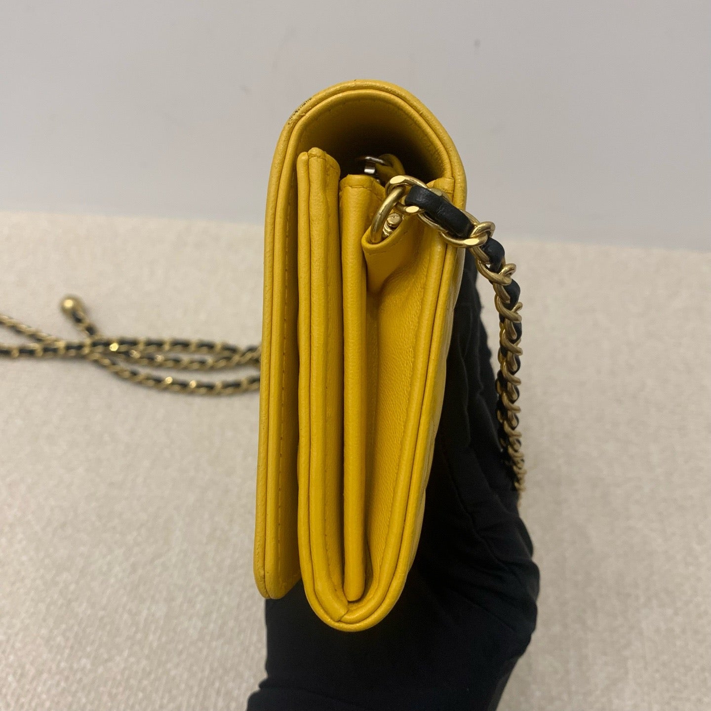 Chanel - Classic Flap Wallet On Chain - Leather - Yellow - (N/A)