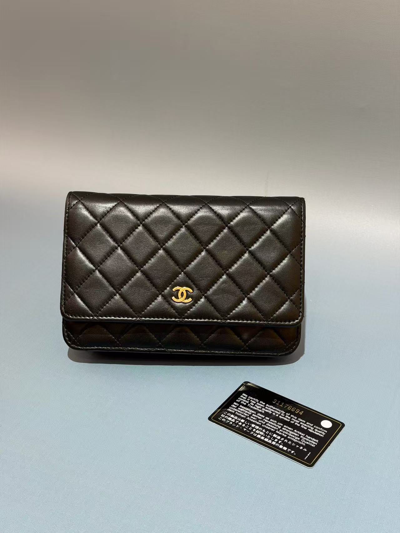 Chanel - Classic Flap Wallet on Chain (WOC) - Lambskin leather - Black with Gold-Tone Hardware - (mini)