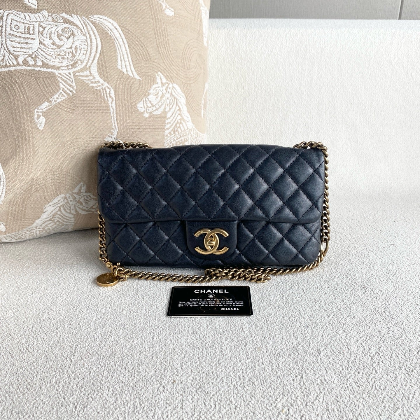 Chanel - Classic Flap with Coin Charm - Lambskin leather - Black with Gold-Tone Hardware - (mini)