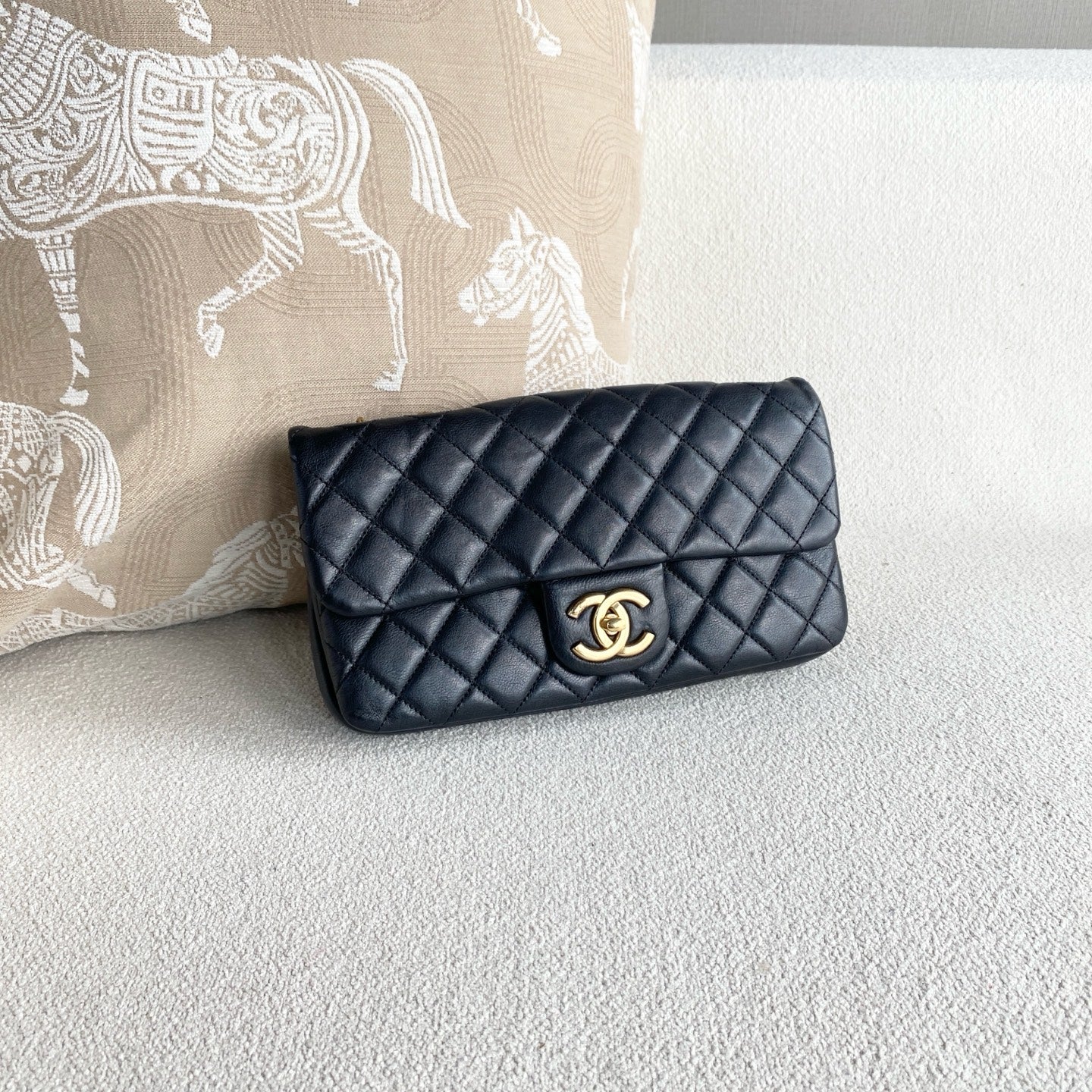 Chanel - Classic Flap with Coin Charm - Lambskin leather - Black with Gold-Tone Hardware - (mini)