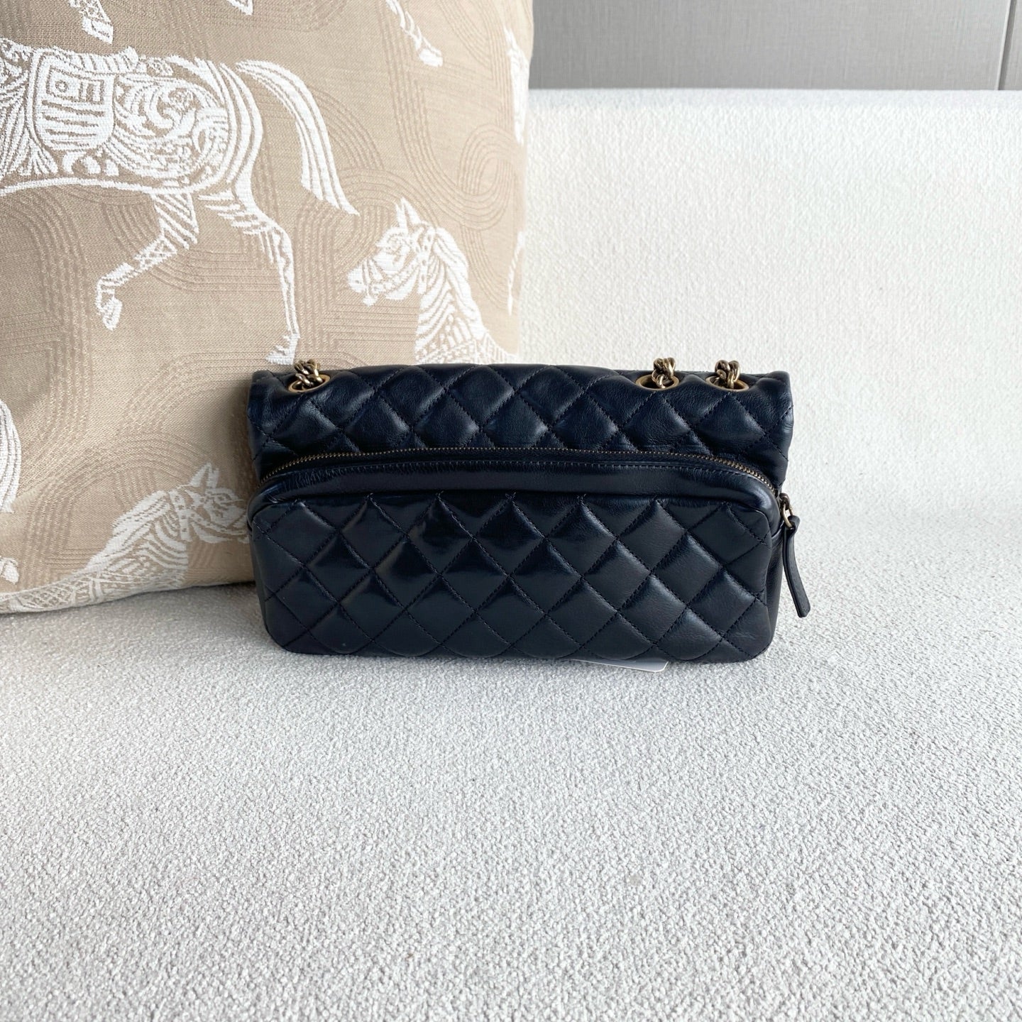 Chanel - Classic Flap with Coin Charm - Lambskin leather - Black with Gold-Tone Hardware - (mini)