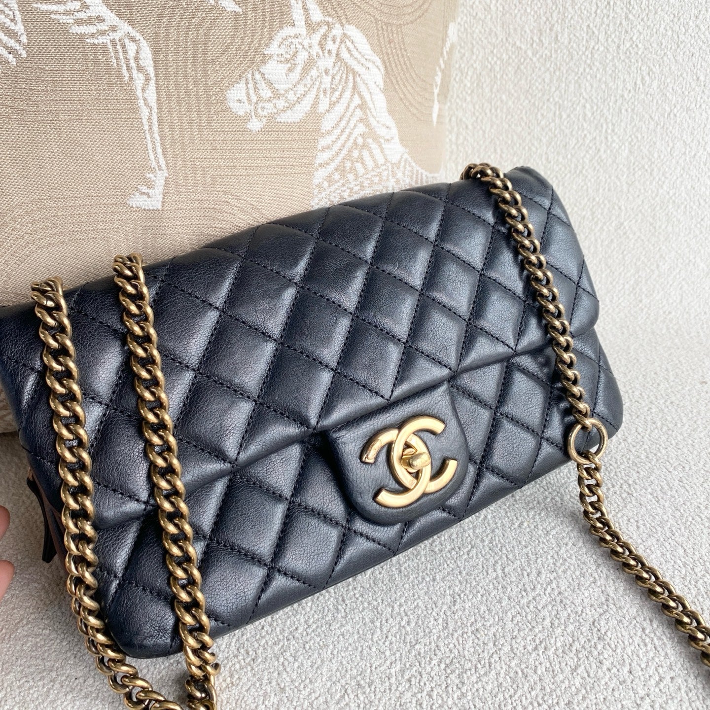 Chanel - Classic Flap with Coin Charm - Lambskin leather - Black with Gold-Tone Hardware - (mini)