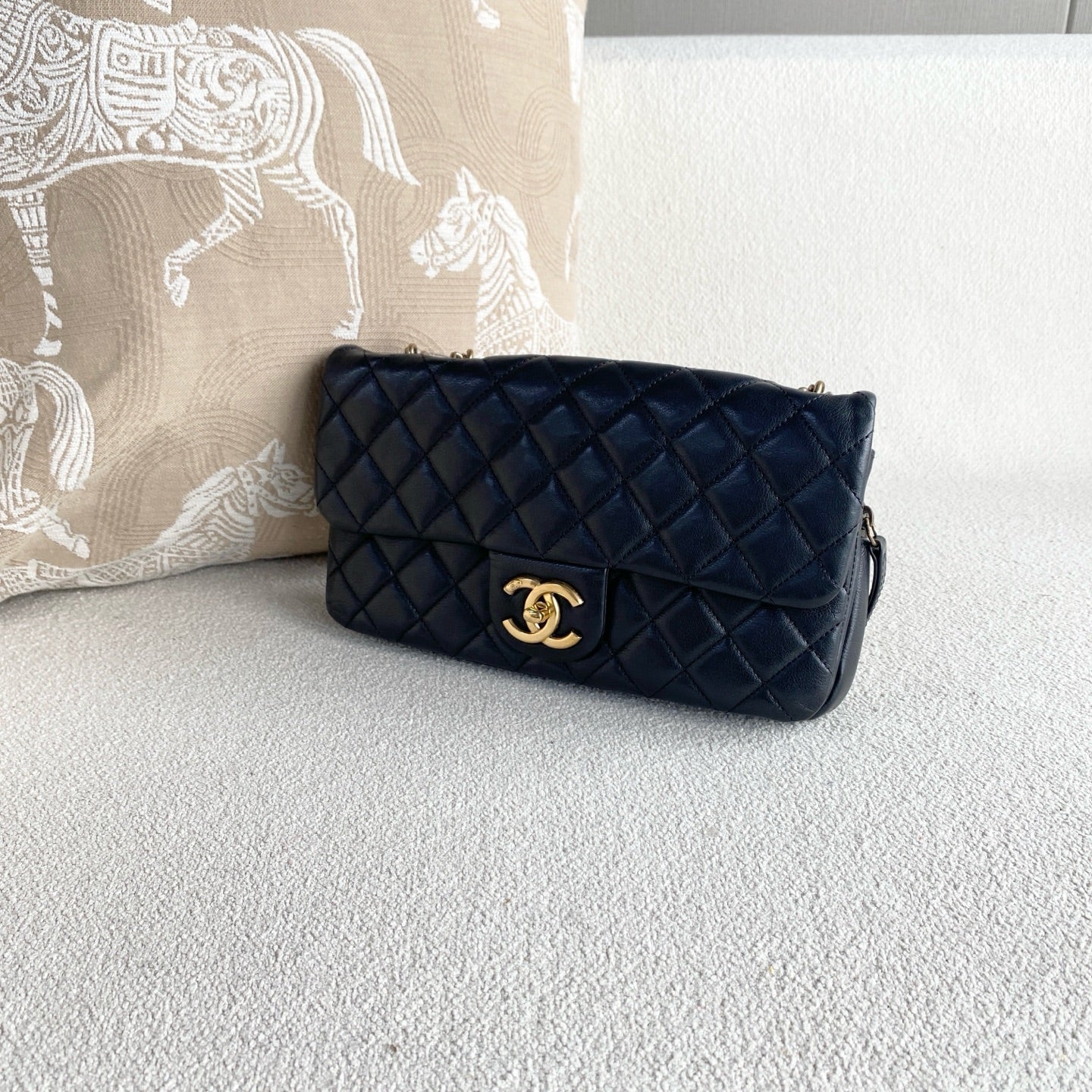 Chanel - Classic Flap with Coin Charm - Lambskin leather - Black with Gold-Tone Hardware - (mini)