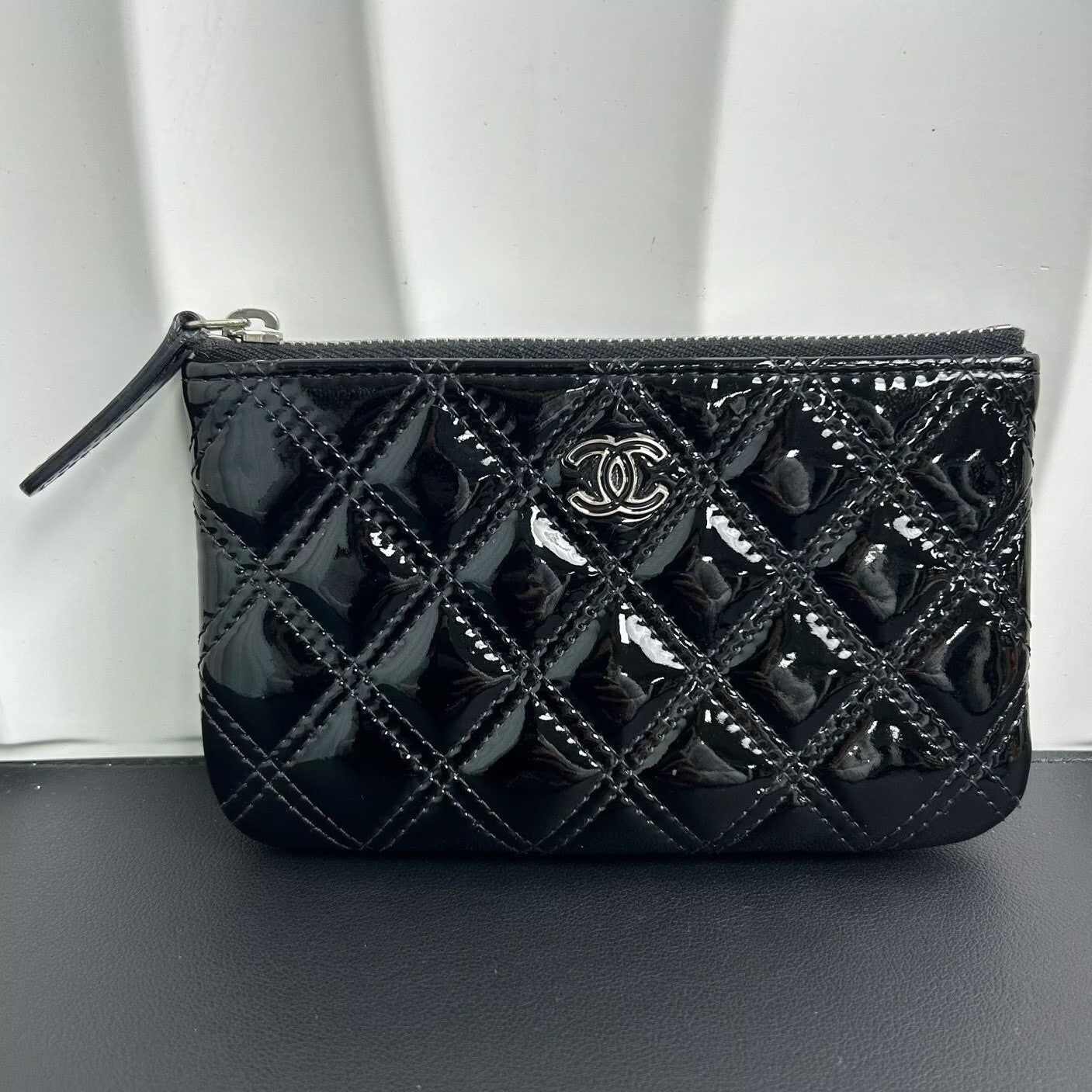 Chanel - Classic Matelassé Small Clutch Coin Purse - Patent leather - Black - (mini)