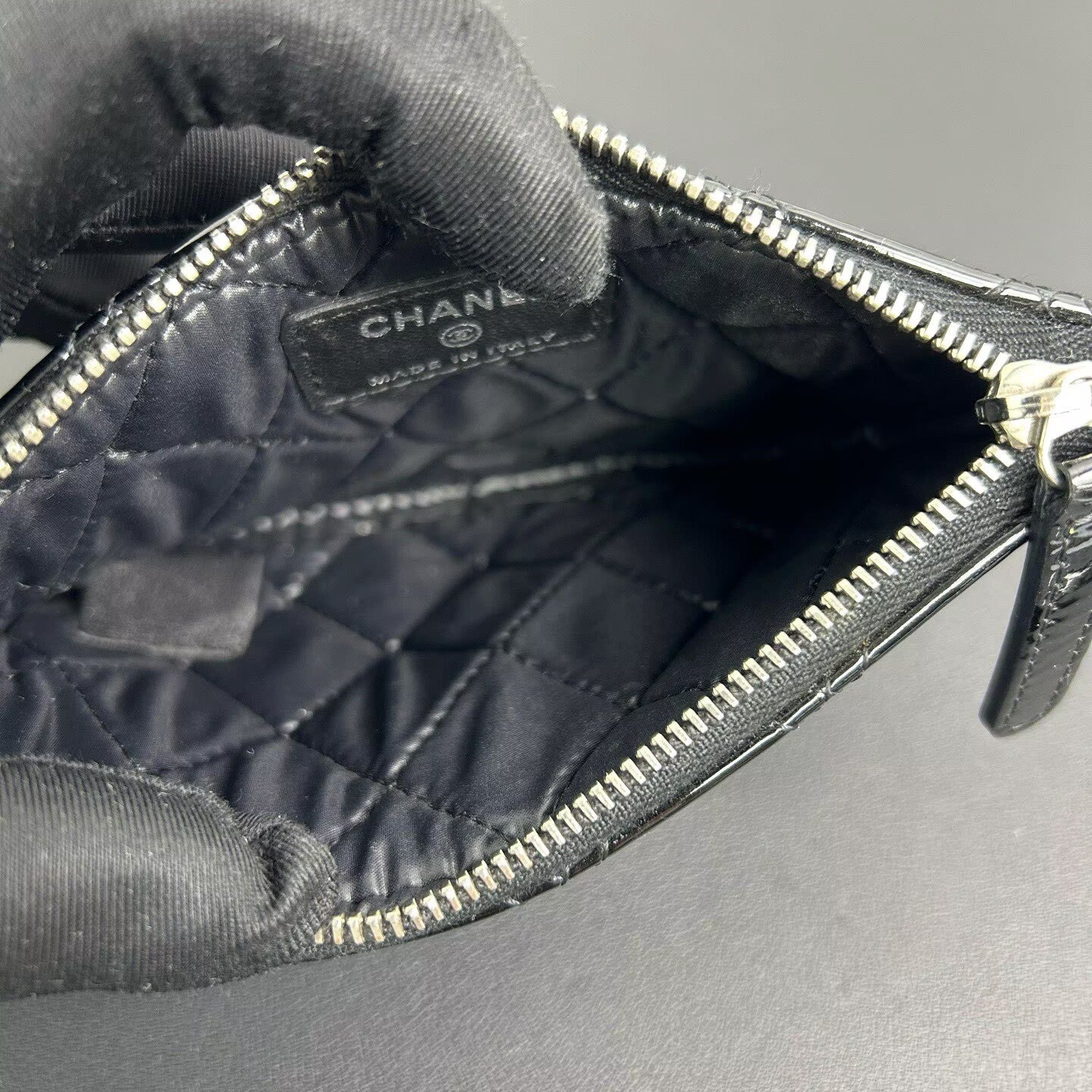 Chanel - Classic Matelassé Small Clutch Coin Purse - Patent leather - Black - (mini)