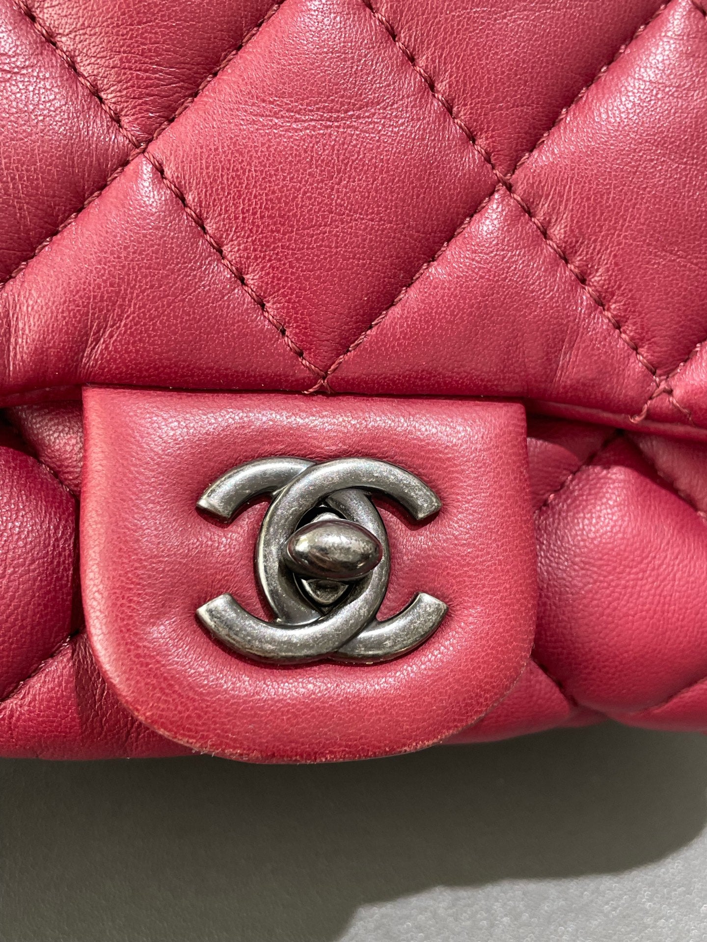 Chanel - Classic Mini Flap - Lambskin leather - Burgundy - (mini)