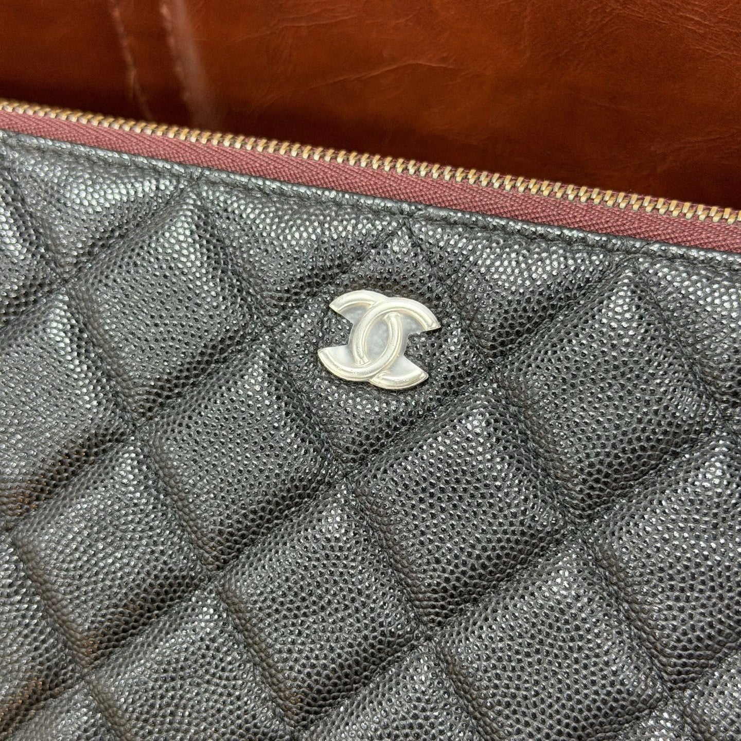 Chanel - Classic O-Case - Leather - Black - (large)