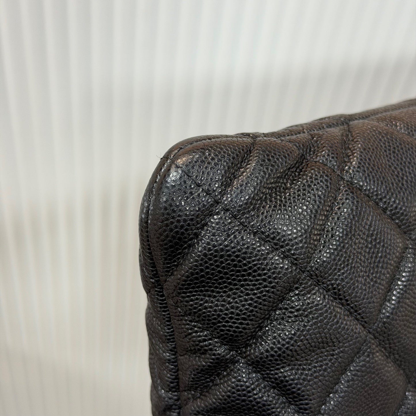 Chanel - Classic O-Case - Leather - Black - (large)