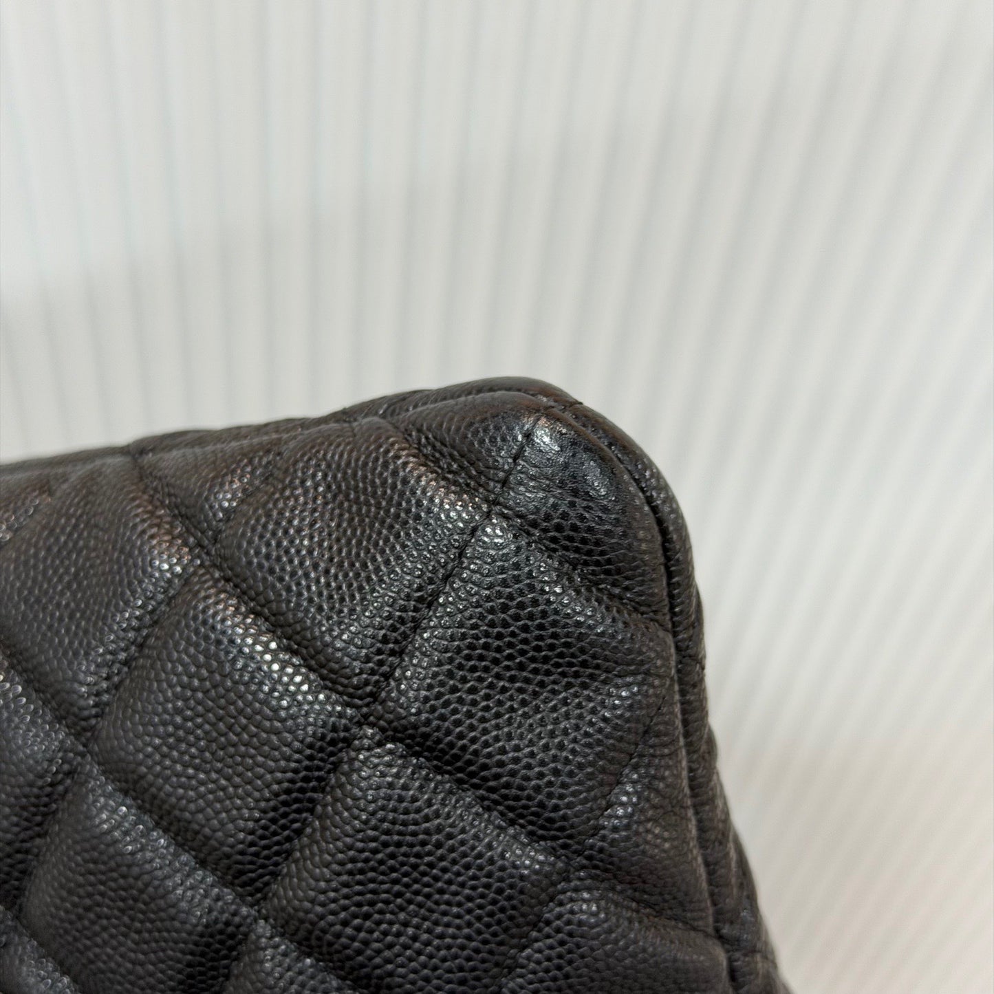 Chanel - Classic O-Case - Leather - Black - (large)