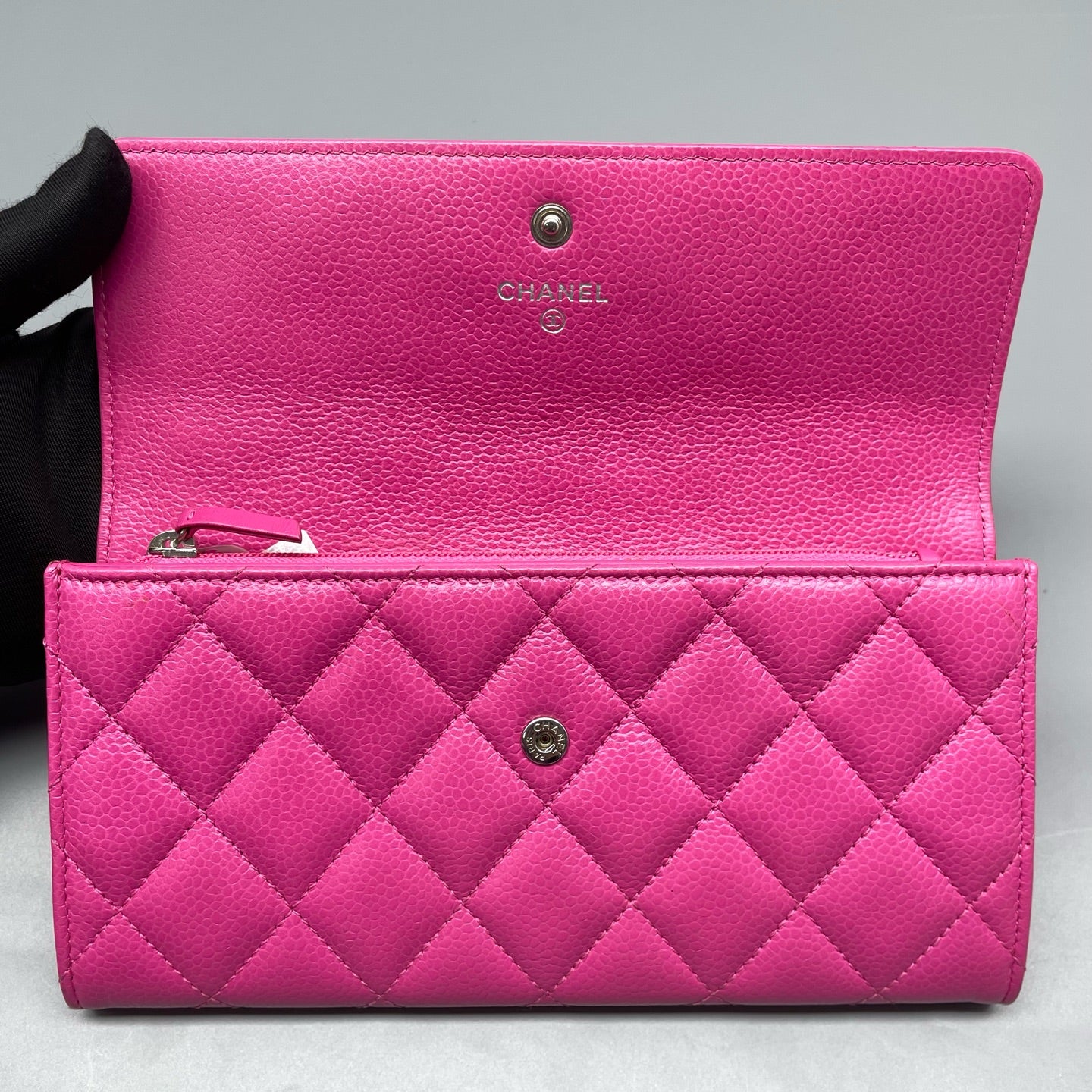 Chanel - Classic Quilted Long Flap Wallet - Grained leather - Pink - (medium)