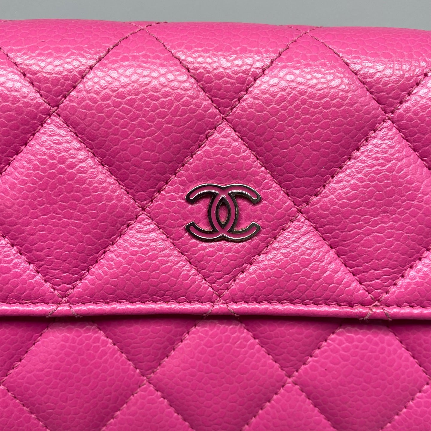 Chanel - Classic Quilted Long Flap Wallet - Grained leather - Pink - (medium)