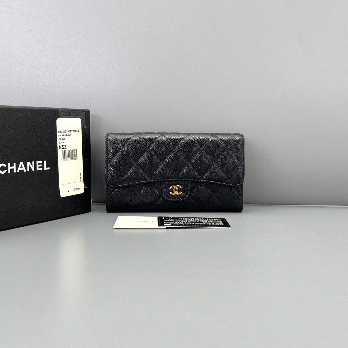 Chanel - Classic Quilted Tri-Fold Wallet A9085 - Caviar leather - Black with Gold-Tone Hardware - (Compact)