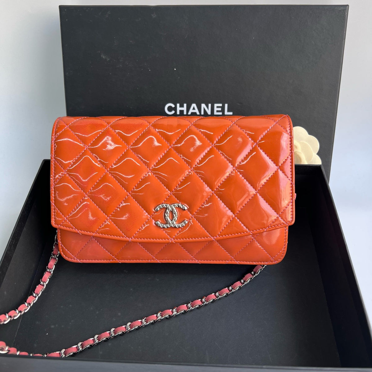Chanel - Classic Wallet on Chain - Patent leather - Orange - (mini)