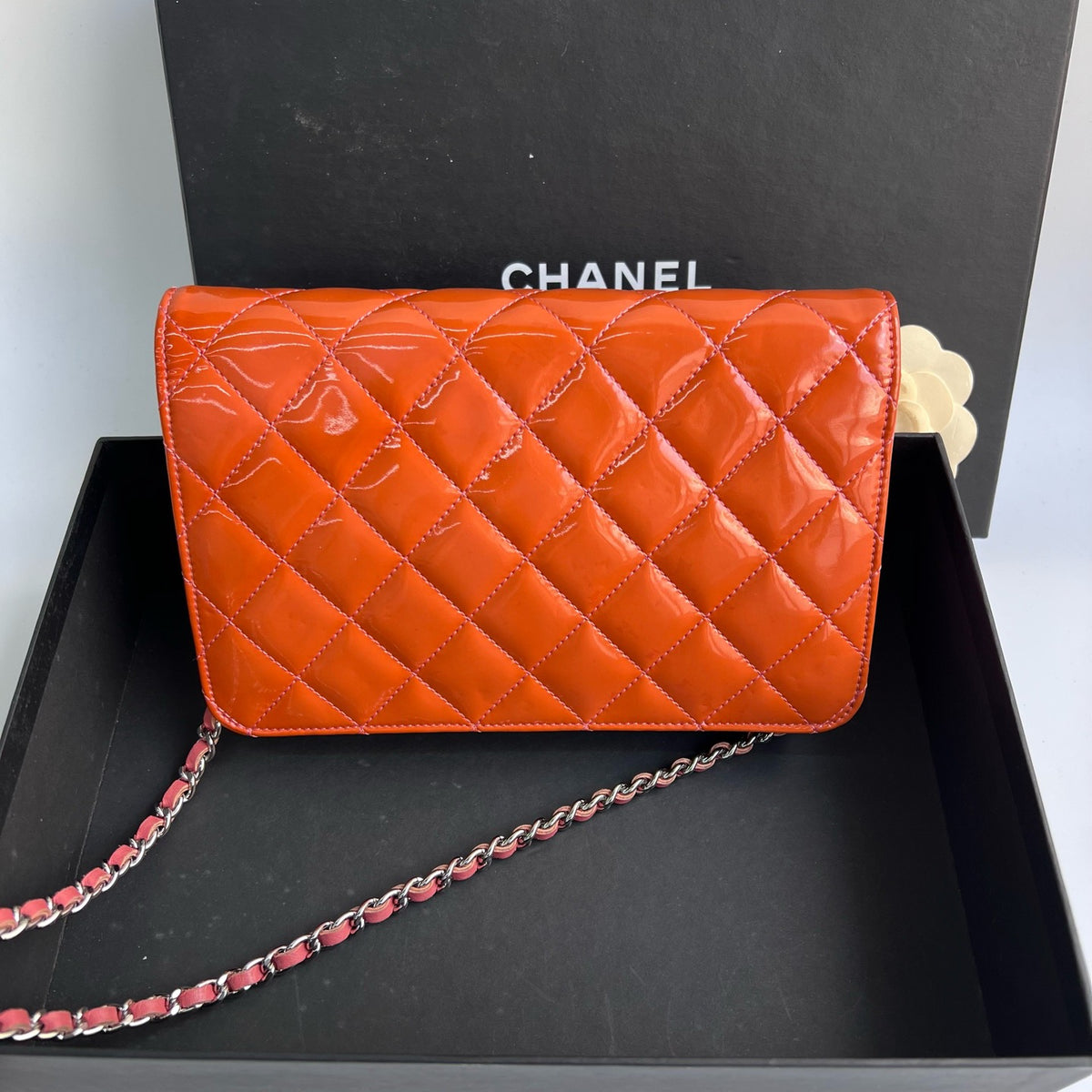 Chanel - Classic Wallet on Chain - Patent leather - Orange - (mini)