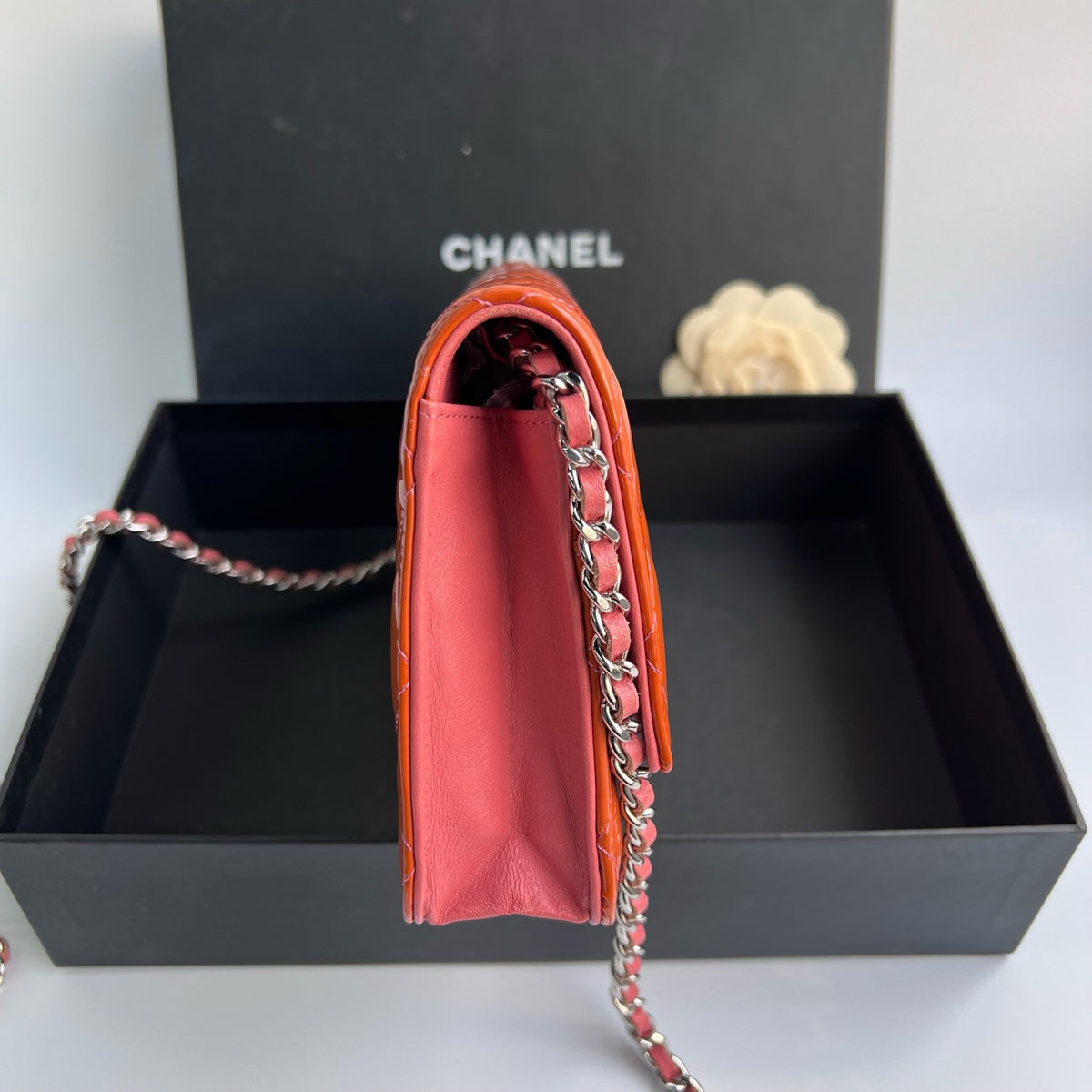 Chanel - Classic Wallet on Chain - Patent leather - Orange - (mini)