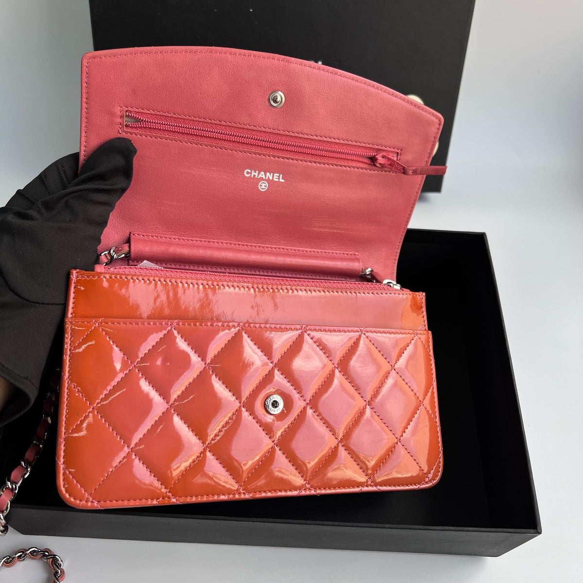 Chanel - Classic Wallet on Chain - Patent leather - Orange - (mini)